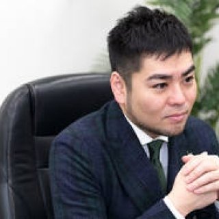 Men's Beauty Researcher Gaku Fujimura Explains "The Appeal of Designs You'll Want to Keep Close" | INTERVIEW (2)