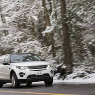 7人乗りも選べるプレミアムSUV、ディスカバリー スポーツに試乗｜Land Rover