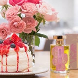 ローズベーカリー銀座に「ローズ プリヴェ」アフタヌーンティー登場｜L’Artisan Parfumeur