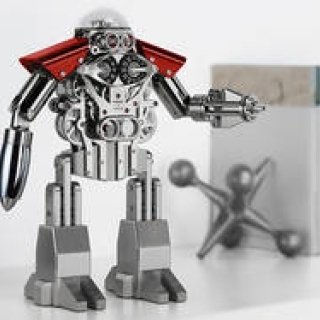 ロボットアニメ好きに捧ぐ贅沢なクロック｜MB&F