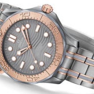初号機と同素材を用いた「シーマスター ダイバー300M」の限定モデル｜OMEGA