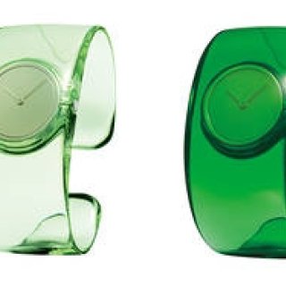 Formless as water, with the momentary brilliance of light | ISSEY MIYAKE WATCH