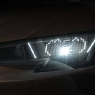 顔文字で意思を伝えるヘッドライトを新型A4に設定｜Audi