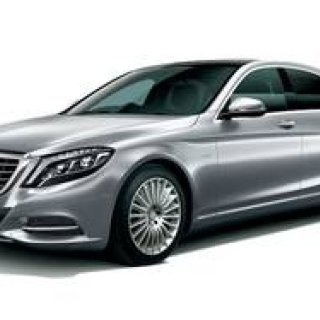 The 'S 550 e long' features a design that emphasizes its PHEV capabilities | Mercedes-Benz