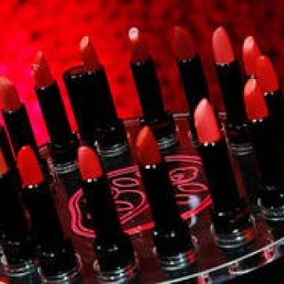 16色から似合う「赤」の口紅が見つかる！ ポップアップイベント開催｜SHISEIDO