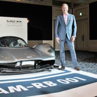 公道走行可能なハイパーカー「AM-RB001」日本初公開｜Aston Martin