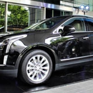 Cadillac Introduces New XT5 Model to Japan