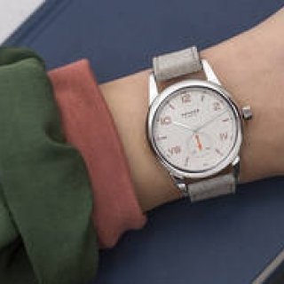 バウハウス調のシンプル＆クリーンなイメージ。「クラブ キャンパス」誕生｜NOMOS
