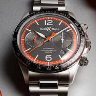 誕生20周年を迎えたVintageシリーズから、新作「BR V2 ガード・コート」が登場｜Bell & Ross