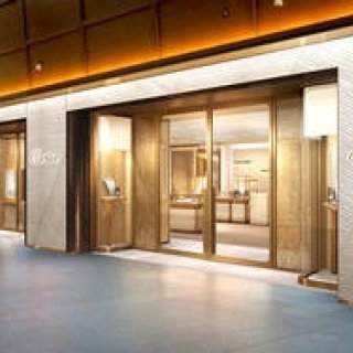 新ブティック 六本木ヒルズ店に期間限定ギャラリー「TANK 100」がオープン｜CARTIER
