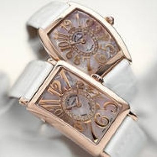 ミューズの輝きを纏う、フランク ミュラーの「ホワイトタイム」｜FRANCK MULLER