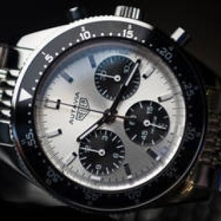 ジャック・ホイヤー氏85歳の誕生日を祝う「オウタヴィア」限定モデル｜TAG HEUER