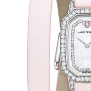 「HW エメラルド」に春らしいピンクのタイムピースが登場｜HARRY WINSTON