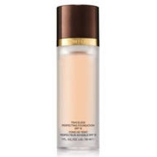 完璧なベースメーク作りに欠かせないアイテムが新登場｜TOM FORD BEAUTY