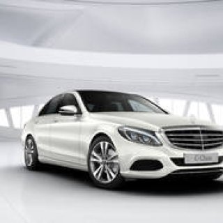 ベージュの本革シートがエレガントなCクラスの特別仕様車｜Mercedes-Benz