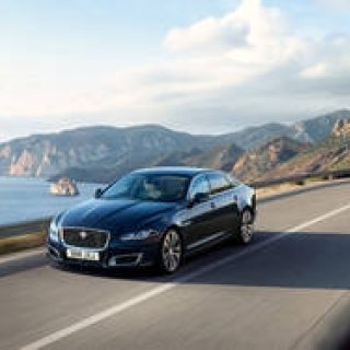 ジャガーXJ誕生50周年記念モデル「XJ50」を発表｜Jaguar