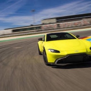 新型アストンマーティン ヴァンテージに試乗｜Aston Martin