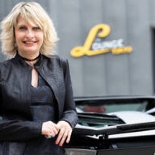 ランボルギーニ女性CMOにインタビュー｜Lamborghini
