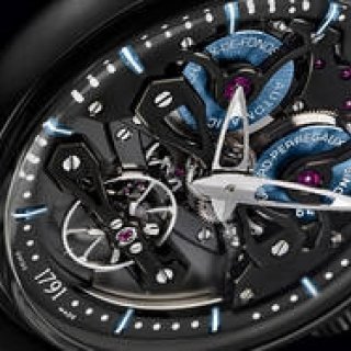 ジラール・ぺルゴによる“地球のようなブルー、宇宙のようなブラック”｜GIRARD-PERREGAUX ギャラリー