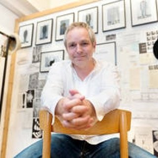 サイモン・テイラーが、シーズンテーマ「THE PRINTER」を語る｜WORK NOT WORK ギャラリー