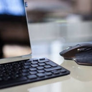 “MASTER”の名を冠した新世代のハイエンドマウスが登場｜Logicool ギャラリー