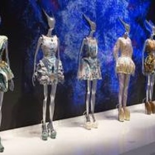 ART FILE 36 | "Alexander McQueen: Savage Beauty" Fashion Gala Gallery