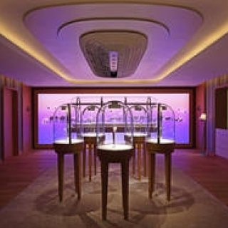動物をモチーフにした新作ハイジュエリーコレクションを一堂に展覧｜VAN CLEEF & ARPELS