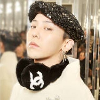 Celebrity Snaps | CHANEL Spring-Summer 2017 Haute Couture Collection | CHANEL