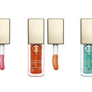 くちびるをケアしながら色づく「コンフォート リップオイル」に新色が登場｜CLARINS ギャラリー