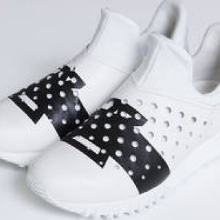 「オニツカタイガー」と「アンリアレイジ」のコラボレーションスニーカー｜Onitsuka Tiger ギャラリー