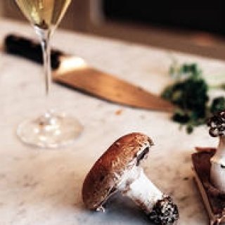 KRUGときのこの相性を追求。「KRUG BOOK 2017」｜Krug ギャラリー