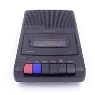 レトロな佇まいのポータブル・テーププレイヤー／レコーダー｜WINTECH