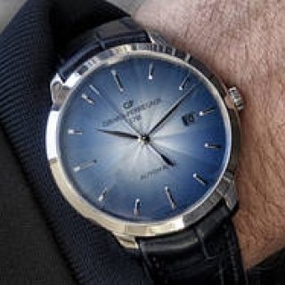 視線を捉えて離さない。グラデーションブルーの「GP1966 40MM」登場｜GIRARD-PERREGAUX　ギャラリー
