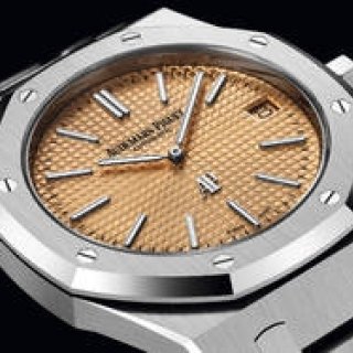 新たな魅力を魅せるロイヤル オーク・“ジャンボ”エクストラ シン｜AUDEMARS PIGUET　ギャラリー