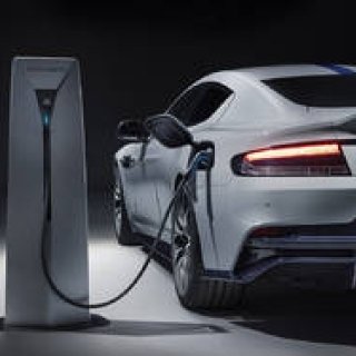 アストンマーティン、生産バージョンのEV「ラピードE」を公開｜Aston Martin ギャラリー