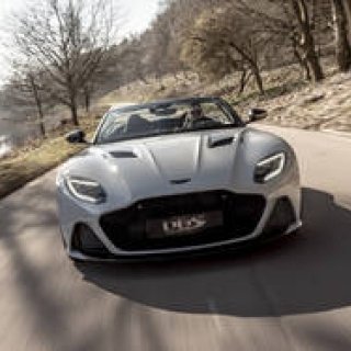 アストンマーティン「DBS スーパーレッジェーラ ヴォランテ」デビュー｜Aston Martin ギャラリー