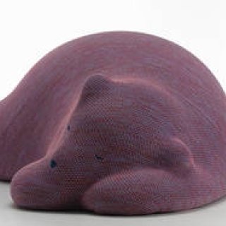 癒されること必至。穏やかに眠る動物を象った「レスティングアニマル」｜Vitra ギャラリー