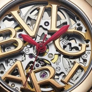 女性向けには珍しいオープンワークデザインを大胆に施した「ルチェア スケルトン」｜BVLGARI　ギャラリー
