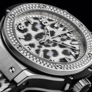 The Big Bang Snow Leopard Diamonds: A Fusion of Leopard Print and Diamonds | HUBLOT Gallery