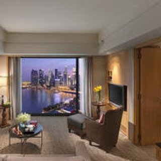 Race Through the Night: An Up-Close F1 Experience | MANDARIN ORIENTAL, SINGAPORE