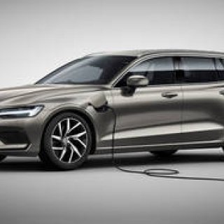 Volvo Adds Base Grade to V60 PHEV Model