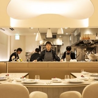 A "stage for exquisite cuisine" by a chef with six consecutive Michelin stars opens in Fukuoka, weaving a new story at "L‘Unique labo"