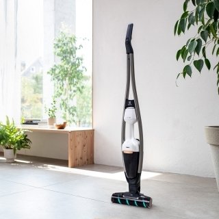 Electrolux presents the premium cordless vacuum cleaner "Pure Q9," balancing effortless operation with sophisticated design.