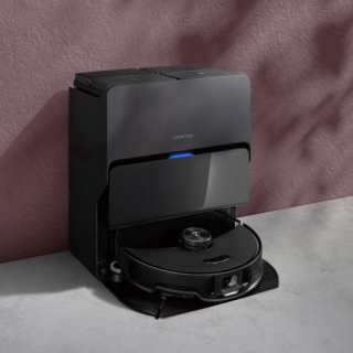 “Reach beyond limits for your ideal.” Introducing the robot vacuum cleaner "Roborock S8 MaxV Ultra," featuring newly equipped side brushes that extend to the four corners of a room, and a 5-way fully automatic dock.