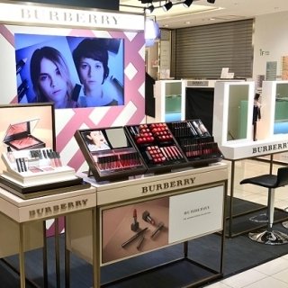 バーバリー ビューティ ボックス 池袋西武店オープン1周年記念イベントを開催