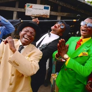 オシャレで世界平和を願う。サプール写真展が全国4会場で開催