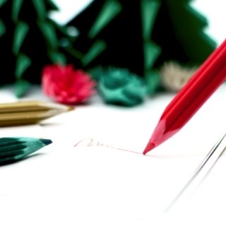 削るとクリスマスがやってくる「花色鉛筆 / Christmas edition」が発売