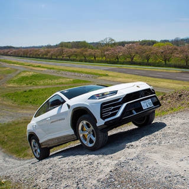 Test drive the Lamborghini Urus off-road | Lamborghini Gallery