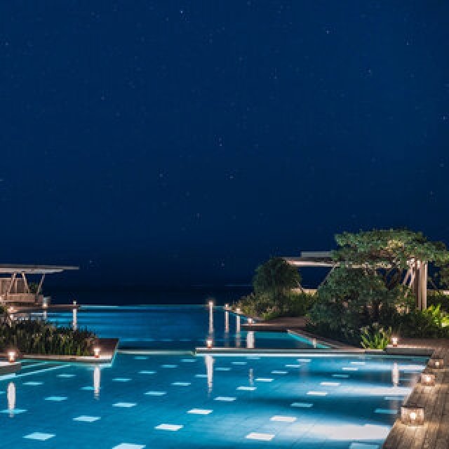 The New Standard for Okinawa Stays? Immerse Yourself in Sky and Sea at the "Starlight Hot Pool," Warm Even in Midwinter!｜HOSHINOYA Okinawa