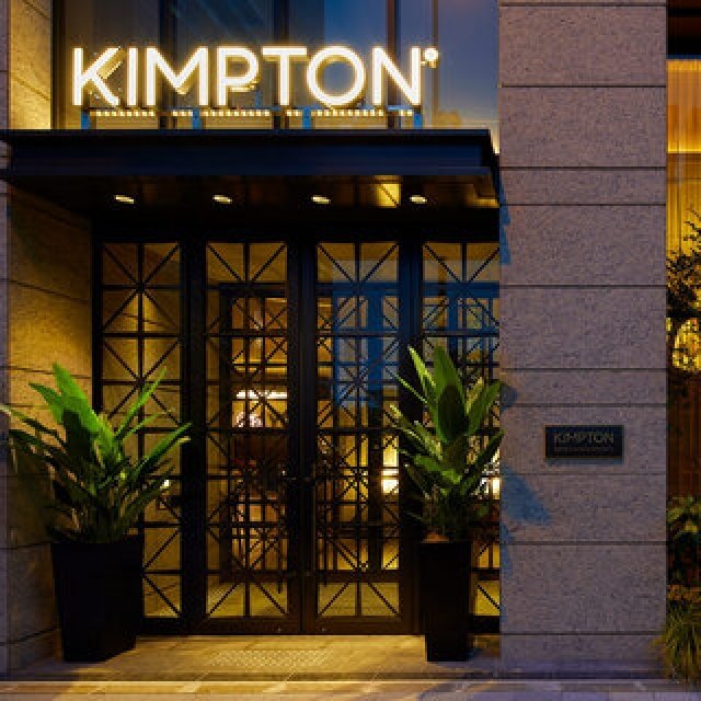 Enjoy free-flowing Perrier-Jouët Grand Brut throughout your stay. Indulge in its sensual flavors at Kimpton Shinjuku Tokyo! | Kimpton Shinjuku Tokyo